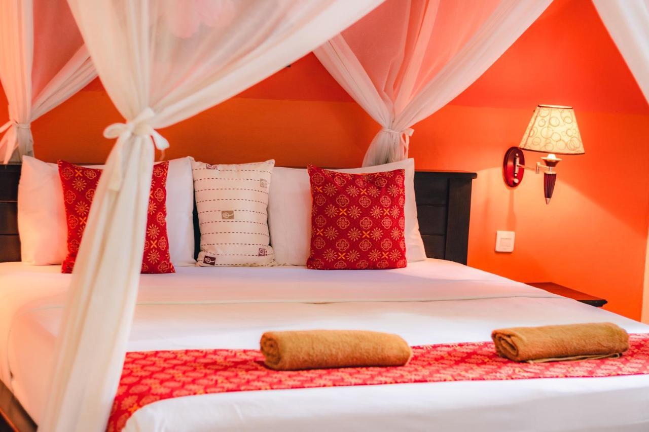 Giri Sari Guest House Пемутеран Экстерьер фото