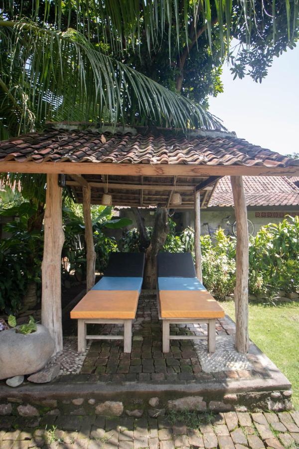 Giri Sari Guest House Пемутеран Экстерьер фото