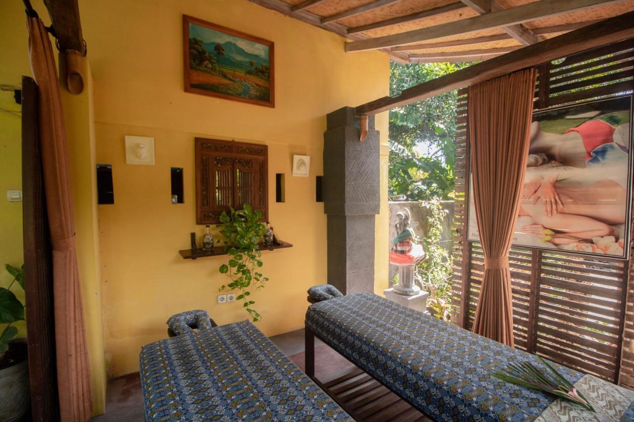 Giri Sari Guest House Пемутеран Экстерьер фото