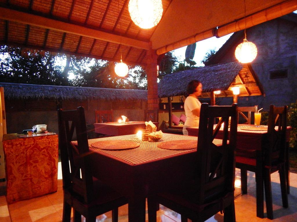 Giri Sari Guest House Пемутеран Экстерьер фото