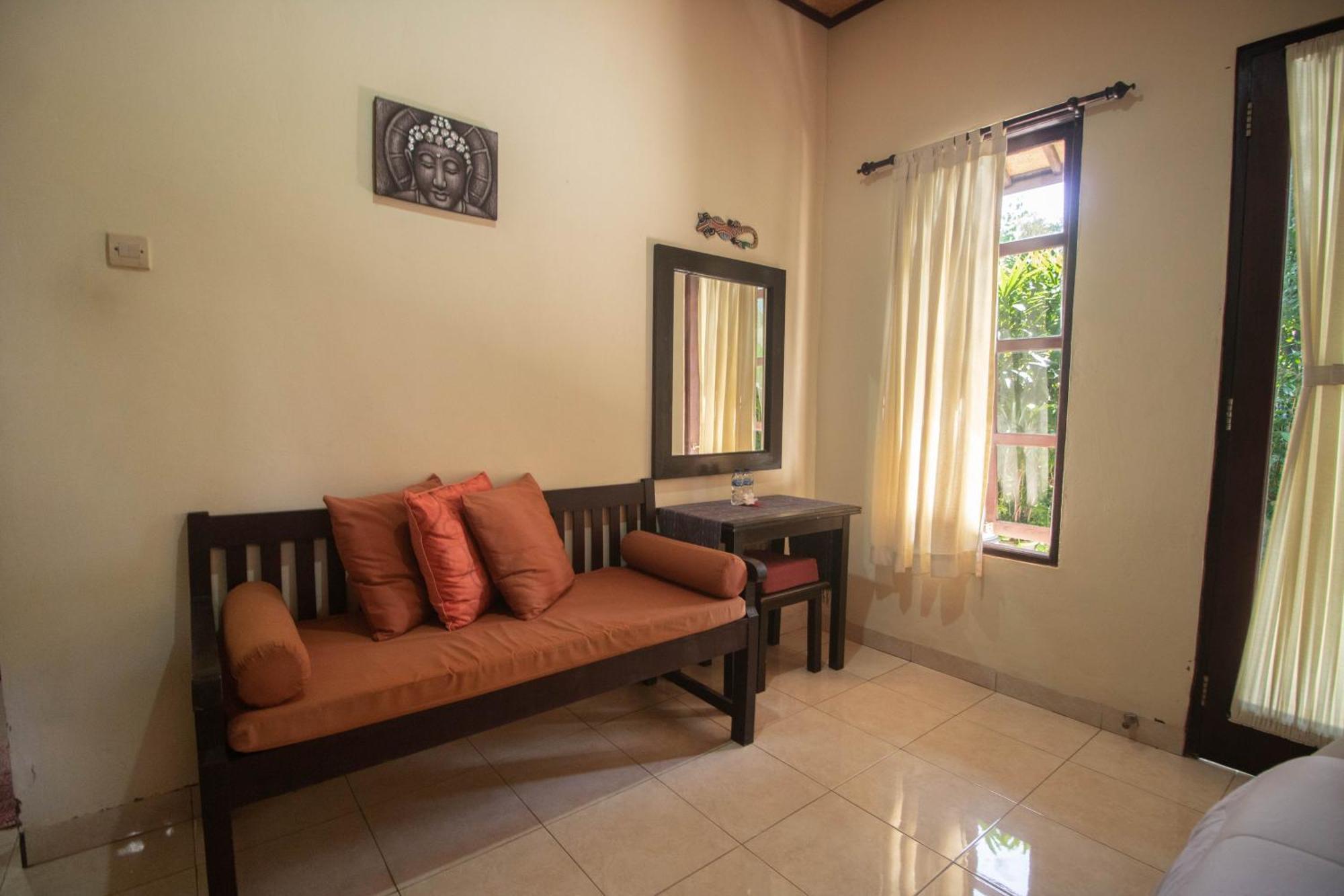 Giri Sari Guest House Пемутеран Экстерьер фото